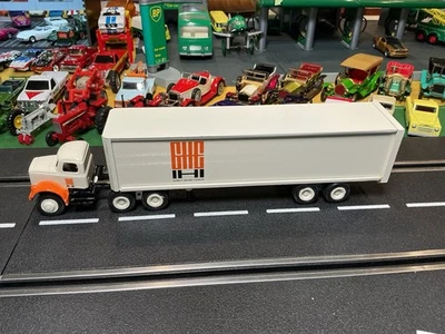 Tractor Winross Georgia Highway Express blanco Motor Co fundido a presión 1/64 color blanco Foto 1 de 4