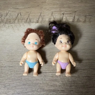 ⭐️ Juego de 2 muñecas Tyco Quints vintage de pelo negro morena niño pequeño Foto 1 de 4