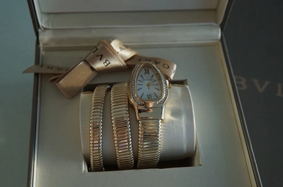 Женские часы серии Serpenti золотистого цвета - Изображение 1 из 4