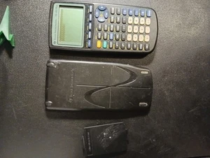 Texas Instruments TI-83 Plus Graphing Calculator With Cover Tested & Working - Picture 1 of 8