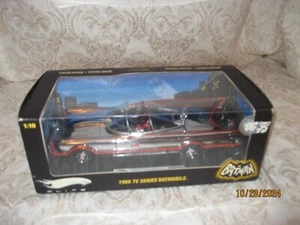 HOT WHEELS ELITE BATMAN 1966 TV SERIES BATMOBILE CHROME EDITION 2009 1:18 SCALE - Picture 1 of 5