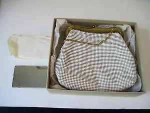 Vintage WHITING & DAVIS White Metal Mesh Purse w/Original Box/ Wrapped Mirror - Foto 1 di 5