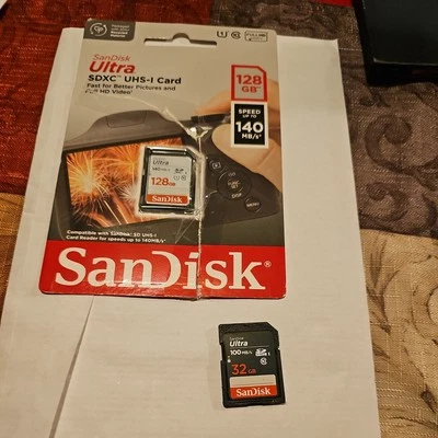SanDisk Ultra PLUS 128GB SDXC UHS-I Card - Image 1 of 2