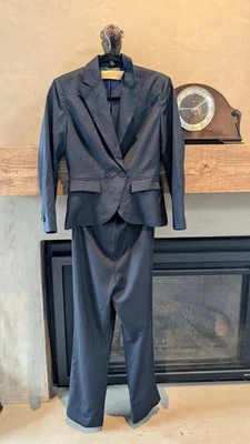 Macacão Aya Muse listra de giz blazer calça terno lã azul marinho pequeno conjunto Reformation - Imagem 1 de 4