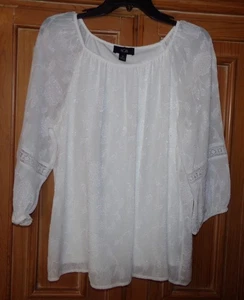 AGB WOMENS SIZE M IVORY 3/4 SHEER SLEEVES TOP EMBROIDERED - Picture 1 of 2