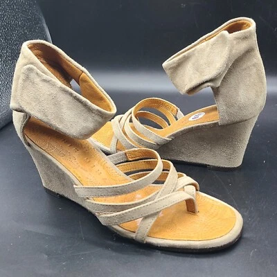 Zapatos Sandalias CHIE MIHARA Beige Gamuza Tirantes Tobillo Cuña Tacón 36.5 6.5 Foto 1 de 4