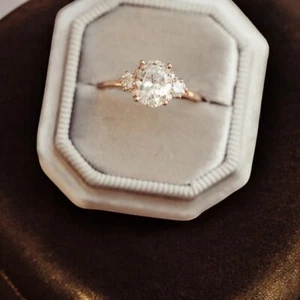 18k Yellow Gold Women Wedding Ring Lab Grown Diamond Oval 1.80 Ct IGI Certified - Picture 1 of 15