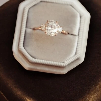 18k Yellow Gold Women Wedding Ring Lab Grown Diamond Oval 1.80 Ct IGI Certified - Image 1 of 4