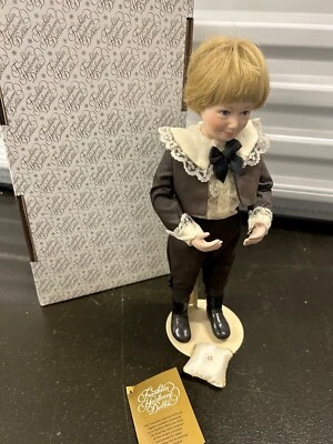 Franklin Como Nuevo Gibson Niña Anillo Portador Niño con Muñeca de Soporte Foto 1 de 4