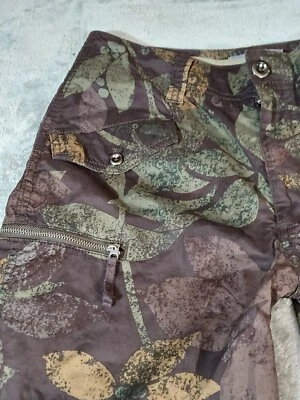 Pantalones de chándal Anthropologie para mujer 27 Ripley utilitarios recortados cargo verde musgo Foto 1 de 4