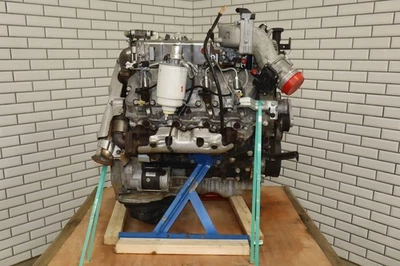 07-10 Chevy GMC 6.6L V8 Turbo Diesel Duramax LMM Engine W/Accessories - Image 1 of 4
