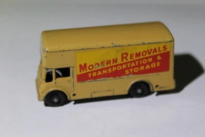 Furgoneta de mudanzas moderna vintage Budgie Nº 58 bronceada Foto 1 de 4