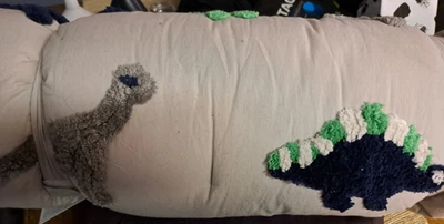 Saco de dormir Pottery Barn Kids Candle Wick dinosaurio gris claro 57" de largo Foto 1 de 4