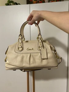 Coach Vintage Ashley Satchel Bag Cream Color - Used in Excellent Condition - Picture 1 of 23