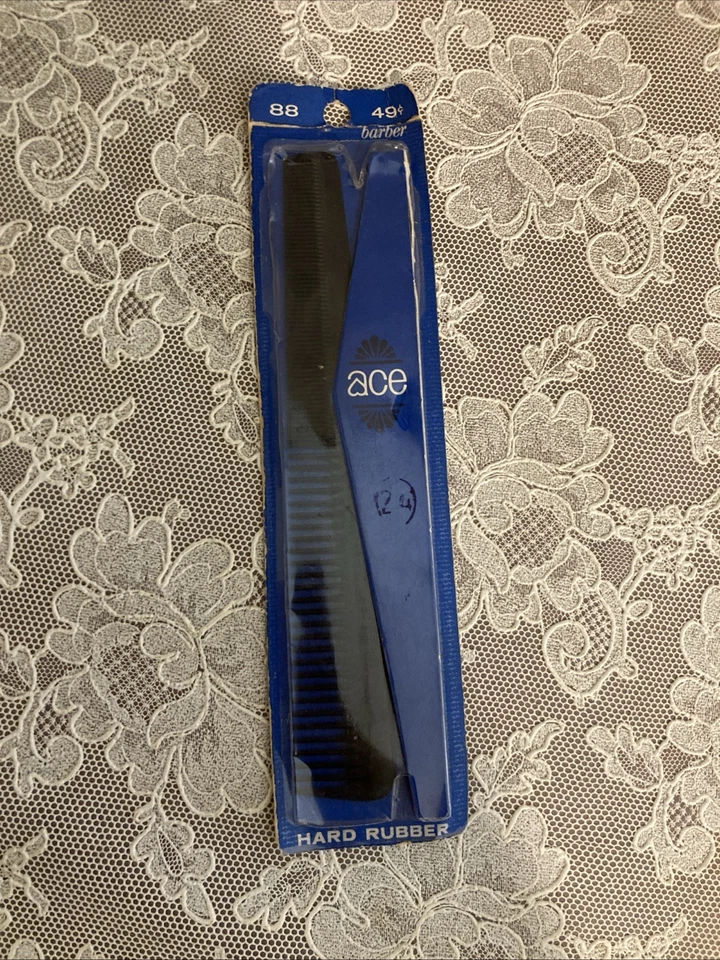 Peine de bolsillo de goma dura As genuino vintage nuevo de colección 7” negro #88 sellado EE. UU. NUEVO Foto 1 de 4