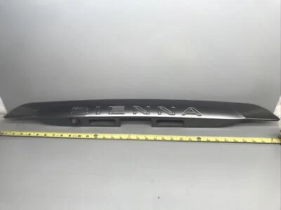 Toyota Sienna 2011-2020 puerta levadiza trasera acabado panel moldura moldura con cámara OEM Foto 1 de 4