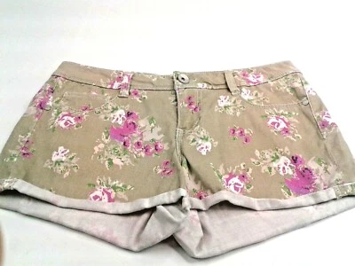 l.e.i. Ashley Womens Low Rise Green Flowered Denim Five Pocket Shorts Size 9 - Image 1 of 4