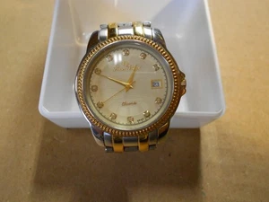 VINTAGE LUCIEN PICCARD HERREN QUARZ UHR MIT DIAMANT NIETEN ZIFFERN, NEUE BATTERIE - Bild 1 von 10