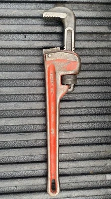 Ridgid B 8 1 Heavy Duty 14" Pipe Wrench Red - Elyria, Ohio USA - Image 1 of 4