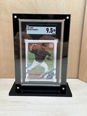 Baseball MLB SGC Slabbed Graded Magnetic Trading Card Holder Case W/ Stand - Image 1 of 4
