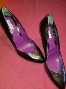 Versace tacchi alti in pelle nera. Bellissime scarpe. - Foto 1 di 6