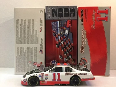 2003 Darrell Waltrip #11 胜利圈 / 温斯顿杯冠军 CWC 1/24 动作 — 第 1/4 张图片