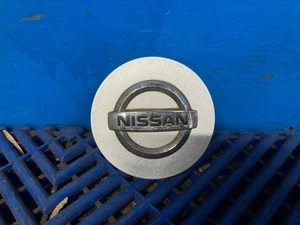 Nissan Navara Alloy Wheel Centre Cap GENUINE 69mm 40342EB210 - Picture 1 of 3