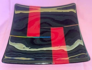 Mod ART GLASS Square PLATE Platter TRINKET Dish 9 1/2" x 9 1/2" Red Black Signed - Picture 1 of 13