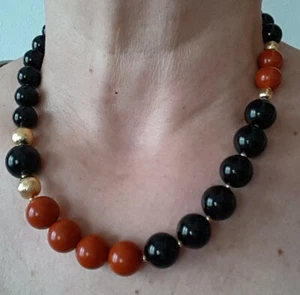 Collana donna pietre dure naturali: corallo rosso di Sardegna, agata nera lucida - Foto 1 di 6