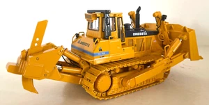 1:50 Dressta TD40E Dozer w/ Cab & Ripper  By Asia Models - Picture 1 of 6