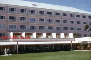 Nassau Bahamas Sheraton British Colonial Hotel 1968 Kodachrome 35mm slide - Picture 1 of 1
