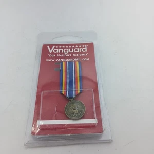 #O) Neu US Militär Vorhut Vietnam Slide-On Mini Medaille Global War On Service - Bild 1 von 2