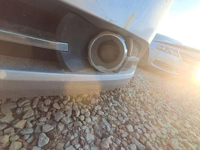 Luz de conducción usada se adapta a: Chevrolet Malibu 2010 parachoques antiniebla montado grado Foto 1 de 4