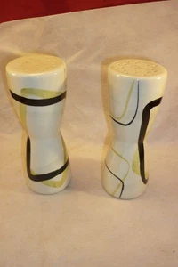 RED WING POTTERY SMART SET MCM SALT & PEPPER SHAKERS (NO CORKS)  VINTAGE ATOMIC - Picture 1 of 10