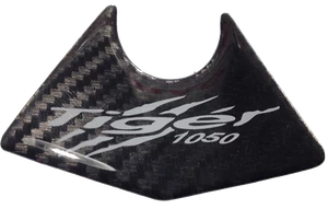 Carbon Effect 3D Domed Top Yoke Trim Fits Tiger 1050 - Picture 1 of 4