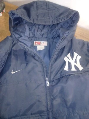 Nike New York Yankees Heavy Puffer Jacket Youth Sz Medium Great Condition - Image 1 of 4