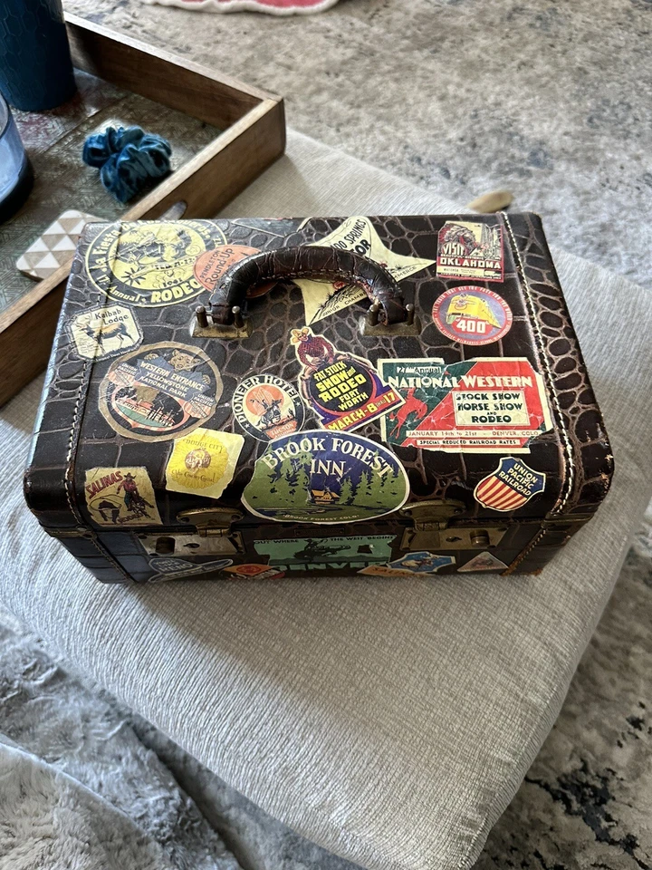 Antique Royalshire ONE OF A KIND  Crocodile Suitcase Trunk Alligator VTG - Image 1 of 4