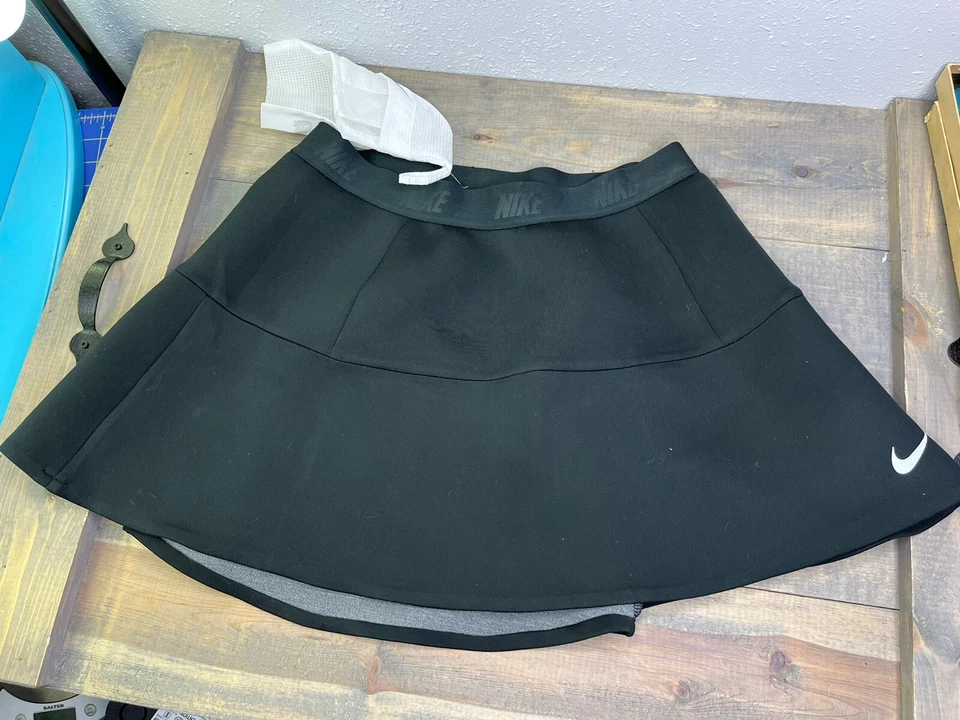 Nike Golf Tour Performance Dri fit Womens Black Skirt M No Linner #5235 - Image 1 of 3