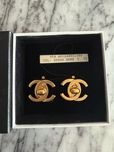 Chanel Turnlock Clip On Earrings - Bild 1 von 6