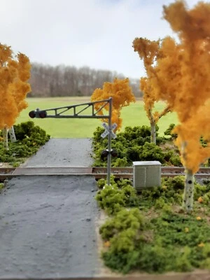 n scale crossing signal set of Two Includes Battery Cabinet. non Operational. - Image 1 of 4