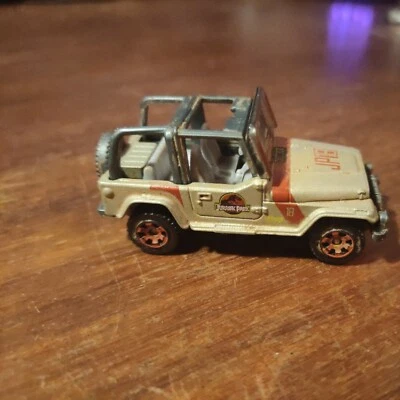Matchbox Jurassic Park Dinosaur Dino Diecast Jeep Wrangler JP18 - 2017 Fast Post - Image 1 of 4