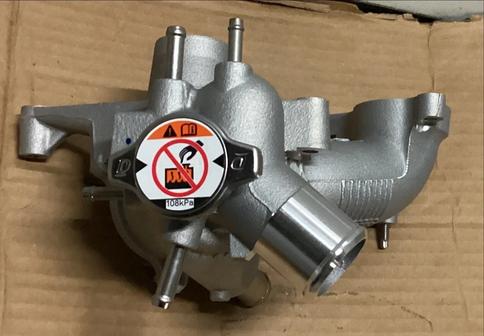 06-15 LEXUS IS250 冷却水套加热器房全新正品原始设备制造商 — 第 1/3 张图片