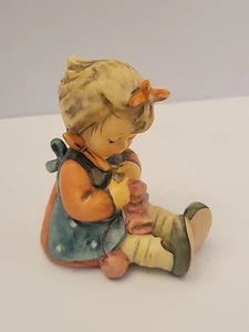 Hummel Goebel Figurine 3" KNIT ONE, PURL ONE LITTLE GIRL #432 - Picture 1 of 5