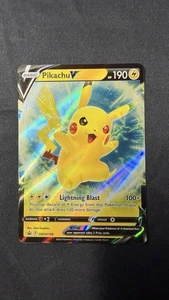 Pikachu v SWSH198 Holo Promo NM - Bild 1 von 2