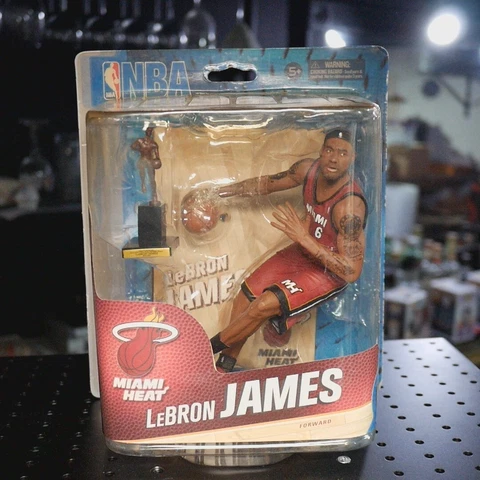 MIAMI HEAT LEBRON JAMES NBA BASKETBALL SERIES 24 ACTION FIGURE Cover