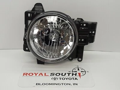 Оригинальная левая передняя фара Toyota FJ Cruiser 2007–2014 годов выпуска от оригинального производителя   - Изображение 1 из 4