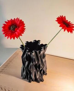 Materia Negra Vase Modern Decorative Vase Sleek Black Design Minimalist Home - Picture 1 of 4