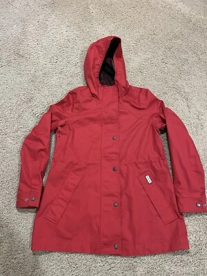 Abrigo de lluvia Hunter rojo para mujer pequeño con cintura ajustada chaqueta con capucha Foto 1 de 4