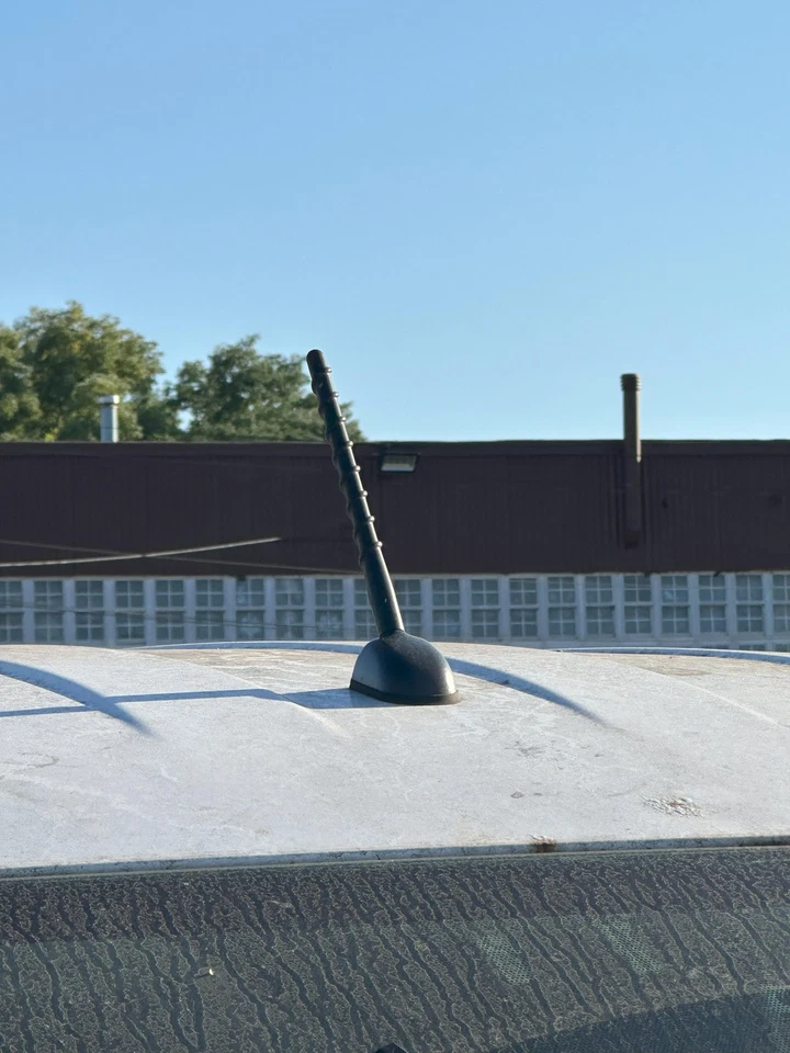 13 14 15 16 17 18 19 20 21 NISSAN NV 200 Antenna - Image 1 of 1