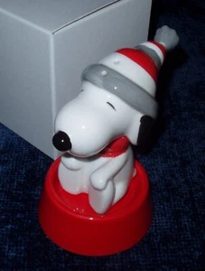 NEW Hallmark PEANUTS Snoopy and Water Bowl Sled SALT & PEPPER Set of 2 Pieces - Picture 1 of 8